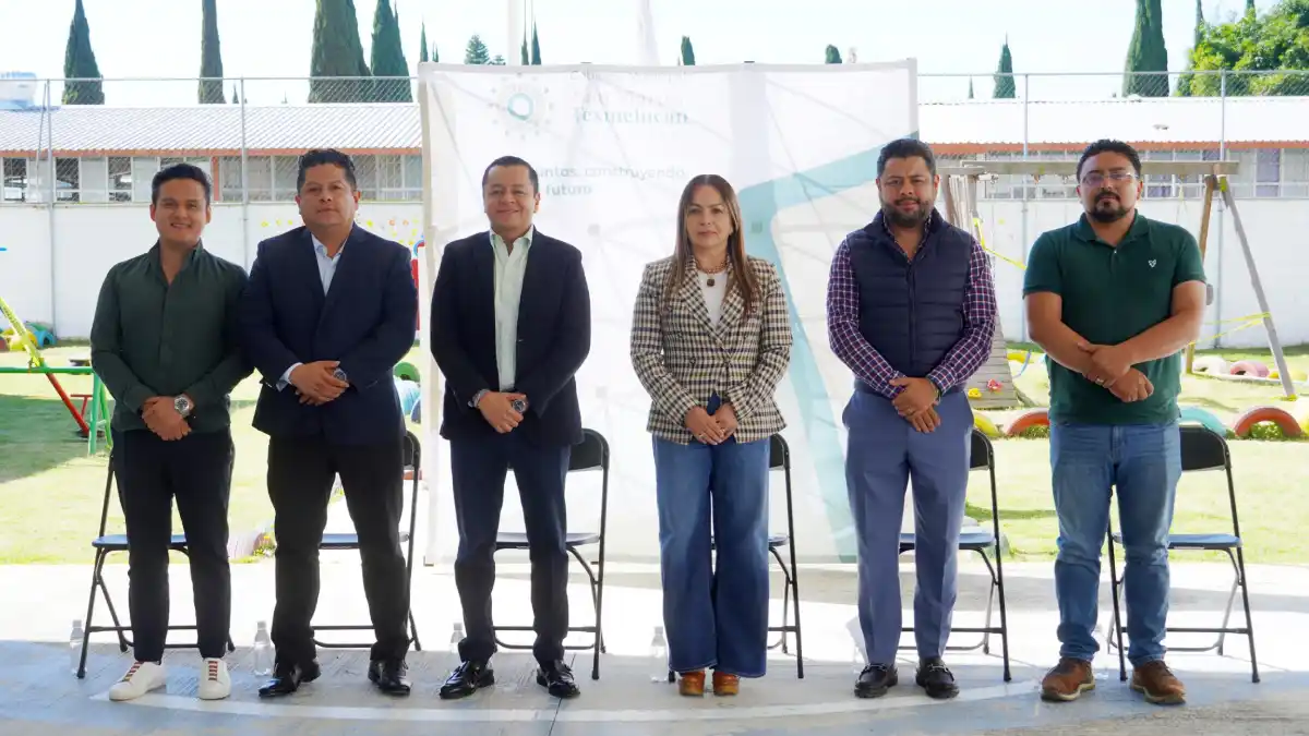 Inicia gobierno de Texmelucan construcción de dos techados en preescolares