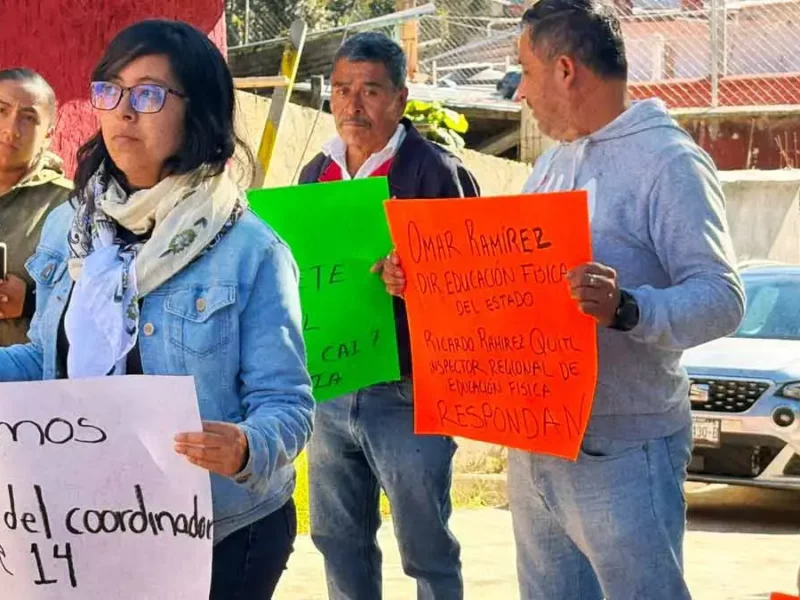 Falta de profesores en el CAI 7 de Zacapoaxtla desata protestas de padres de familia
