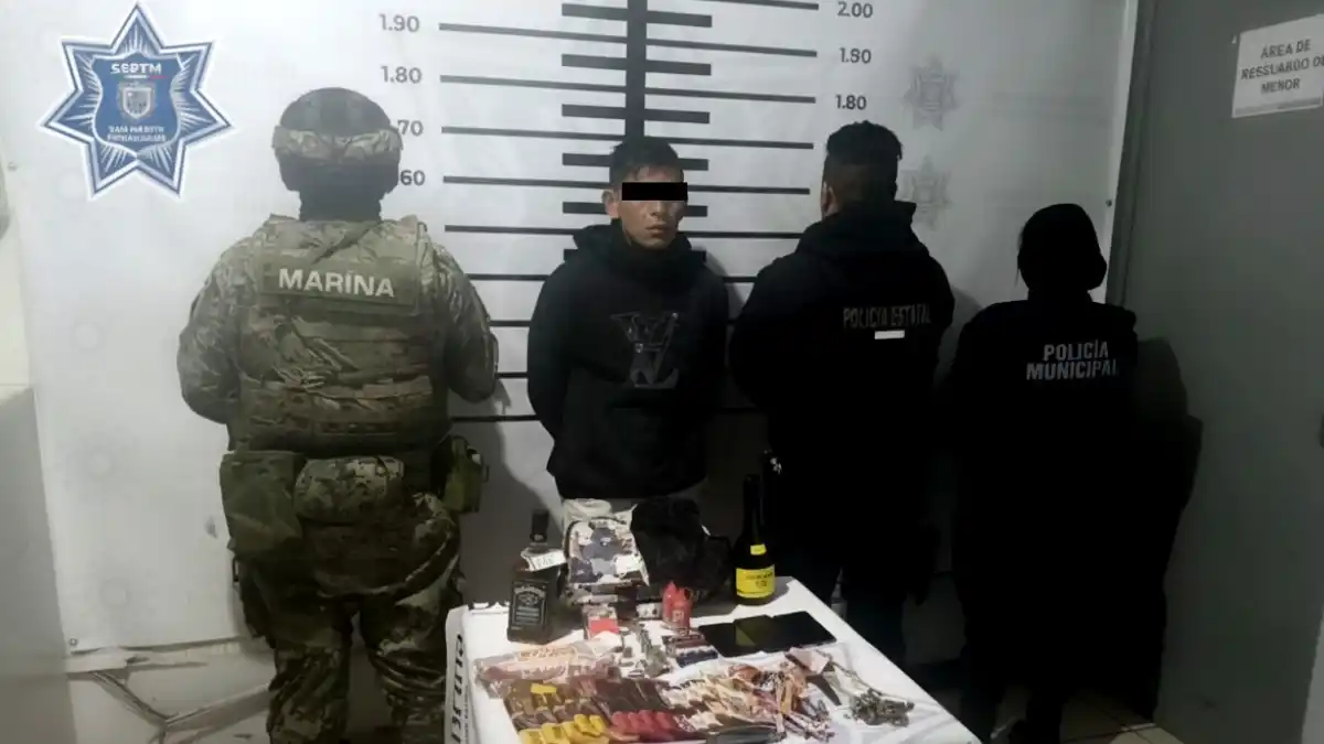 Detiene Secretaría de Seguridad Pública y Tránsito de Texmelucan a masculino por presunto robo a tienda de autoservicio