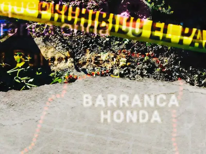 Abandonan el cuerpo de una mujer atada y encobijada en Barranca Honda, Puebla
