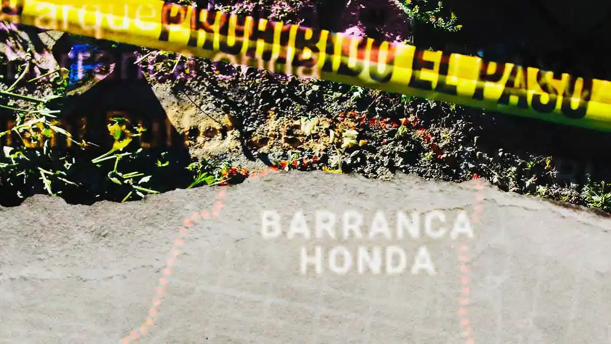 Abandonan el cuerpo de una mujer atada y encobijada en Barranca Honda, Puebla