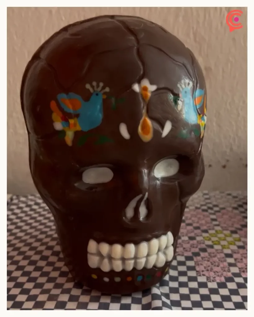 Desde hace 20 años, familia Porras Minto elabora calaveritas para Día de Muertos en Puebla