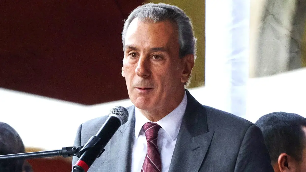 Propuesta para concesionar 401 paraderos de Puebla capital avanza en el Congreso local: Pepe Chedraui