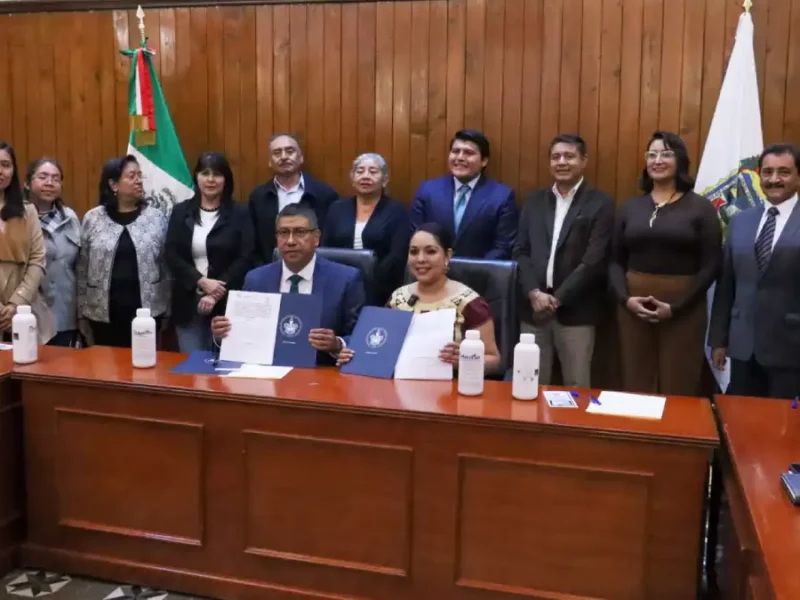 Firma Ayuntamiento de San Pedro Cholula convenio con el Instituto de Ciencias de la BUAP