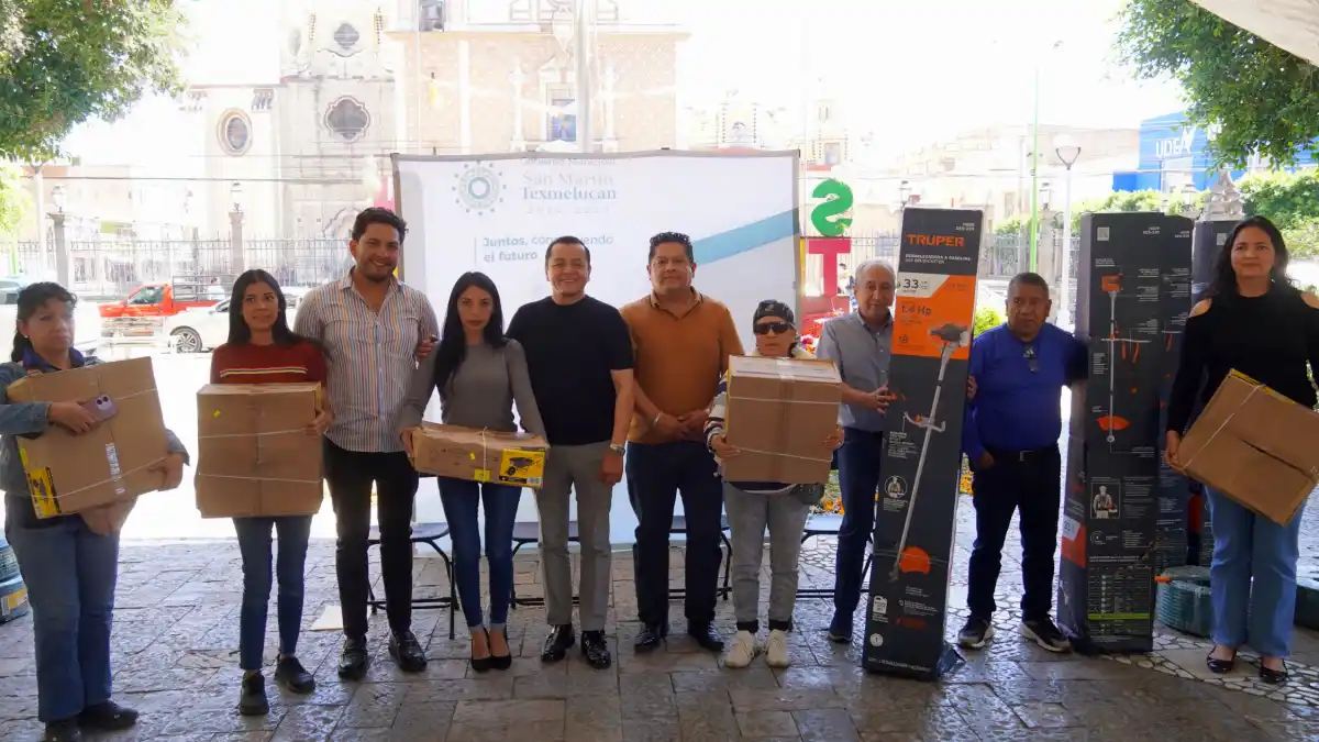 Gobierno de Texmelucan entrega herramientas de jardinería a comités vecinales de participación ciudadana