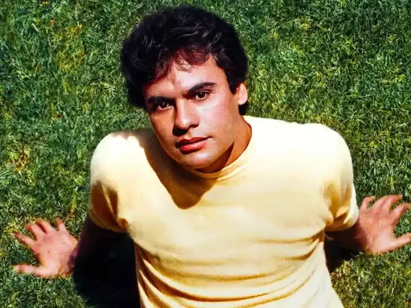 “Debo, puedo y quiero”, el archivo personal de Juan Gabriel explota en documental de Netflix