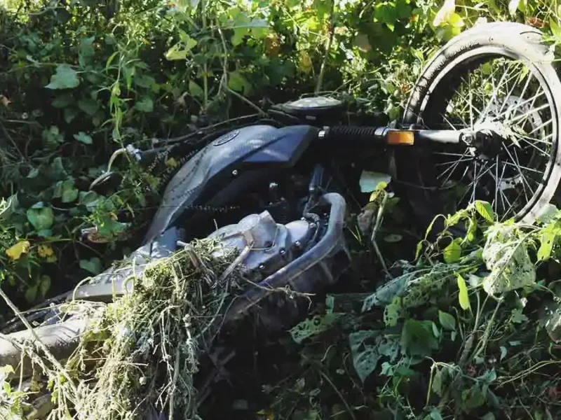 Motociclista murió al estrellarse contra un poste de teléfono en Atlixco, Puebla