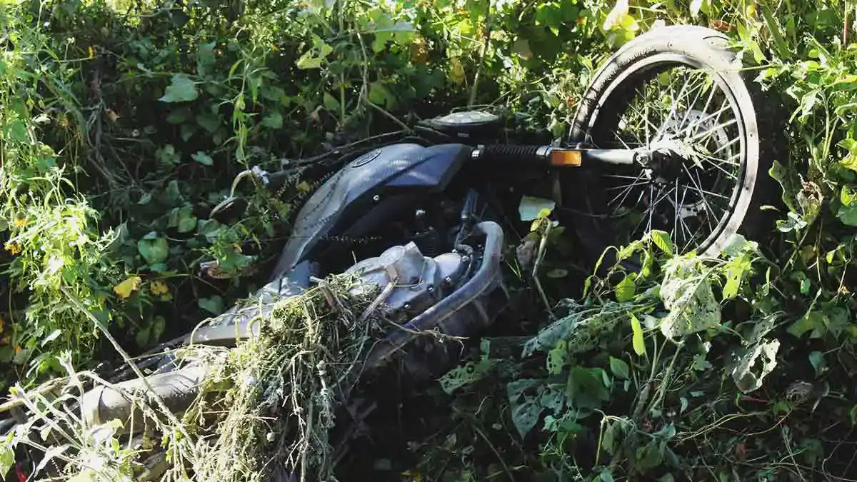 Motociclista murió al estrellarse contra un poste de teléfono en Atlixco, Puebla