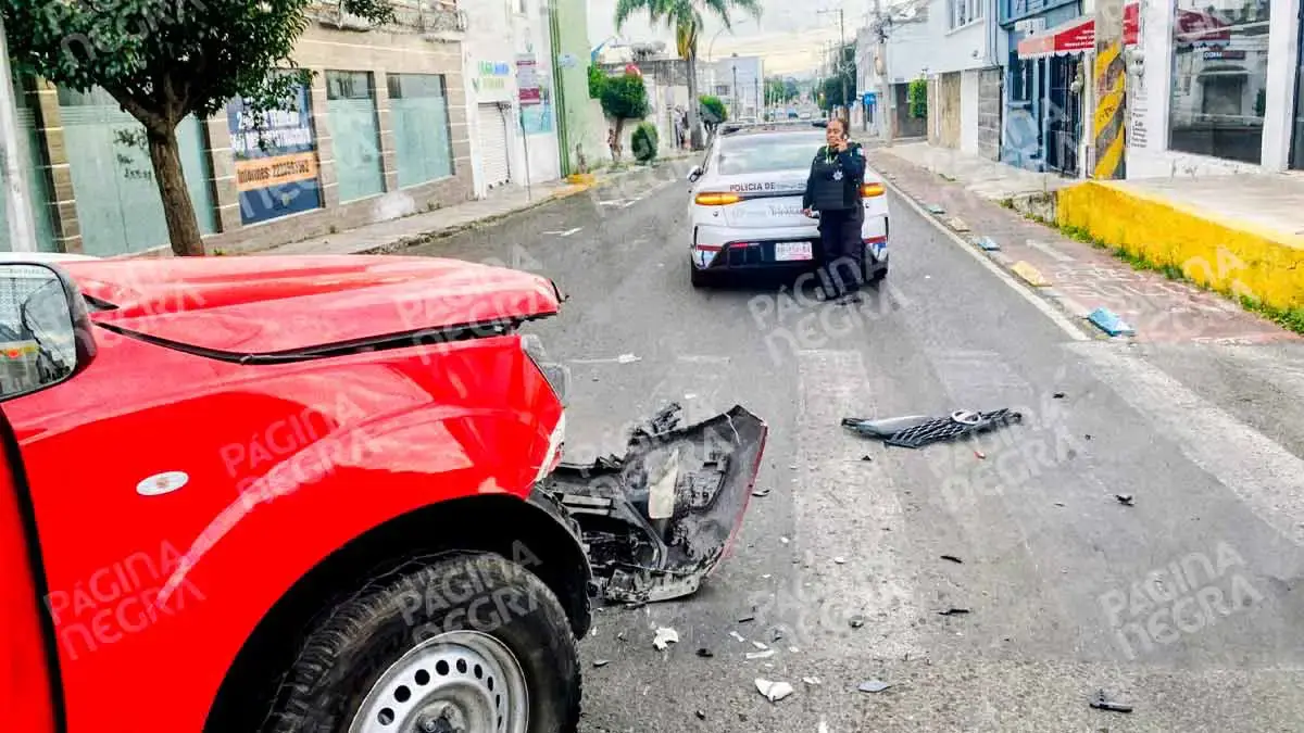 Choque entre patrulla y camioneta deja un policía herido en El Carmen, Puebla