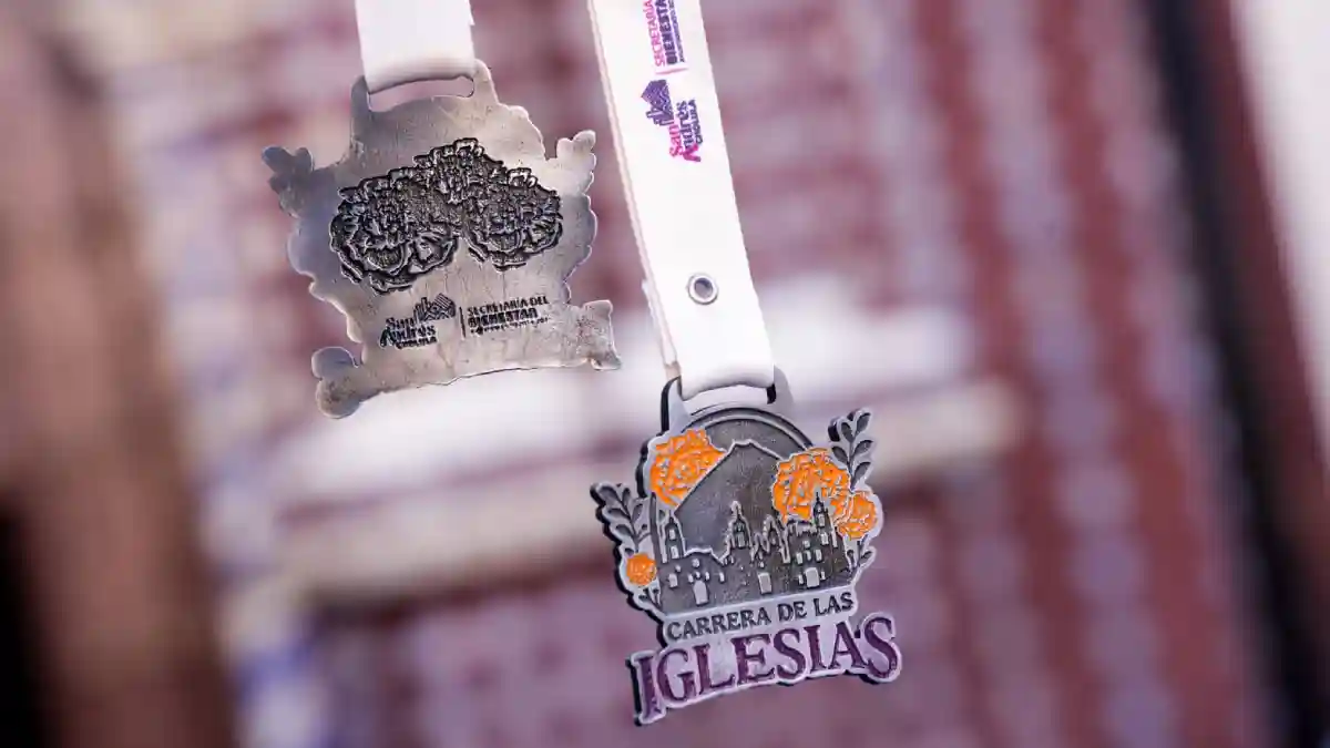 Presenta Lupita Cuautle la playera y medalla de la “Carrera de las Iglesias 2025”