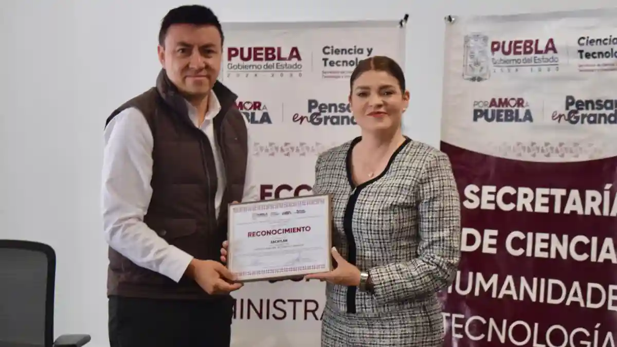 Gobierno de Puebla entrega reconocimiento a Zacatlán por su simplificación de trámites