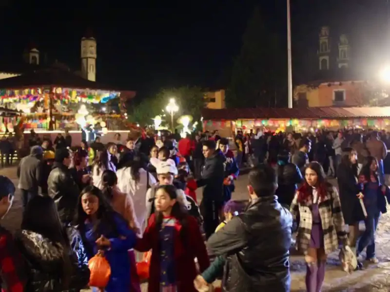Pintacaritas, pasarela de catrinas, música y calles inundadas de niños… esto fue lo que se vivió en Zacatlán