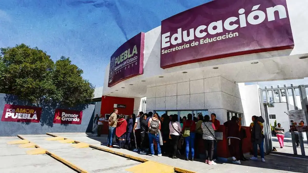 Padres exigen reactivar convenio SEP–Fundación Azteca en Secundaria Técnica 150 de Puebla