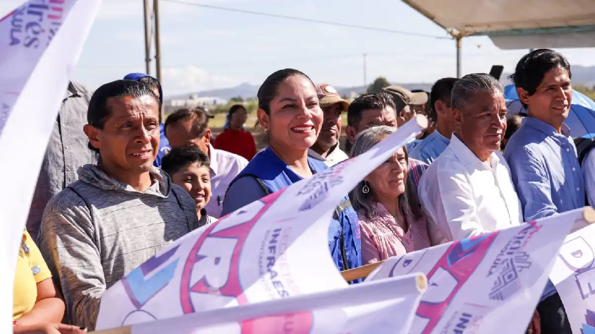 Mejora Lupita Cuautle servicios básicos en San Luis Tehuiloyocan con nueva red de electrificación