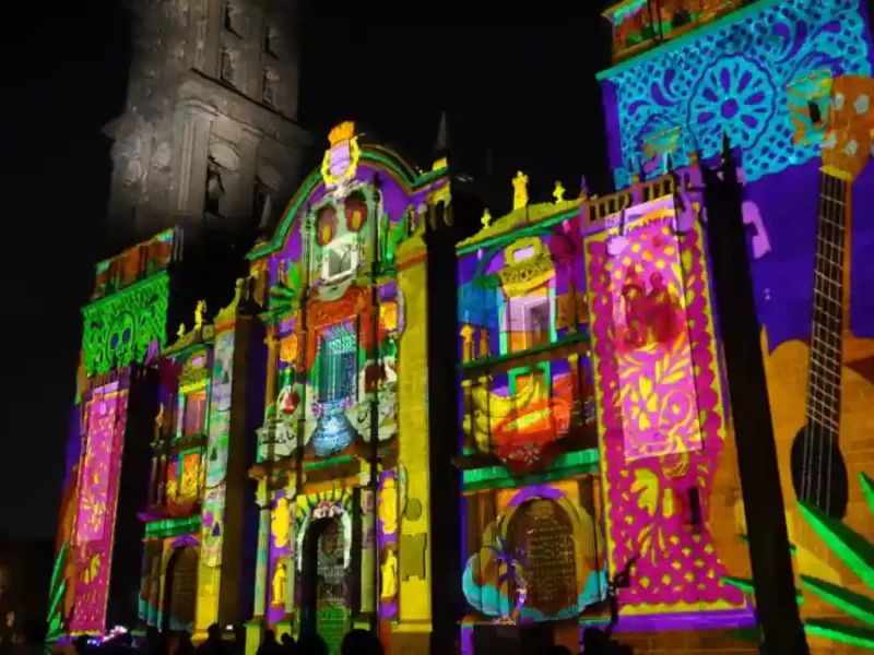 Inaugura Pepe Chedraui videomapping conmemorativo al Día de Muertos con luz y tradición