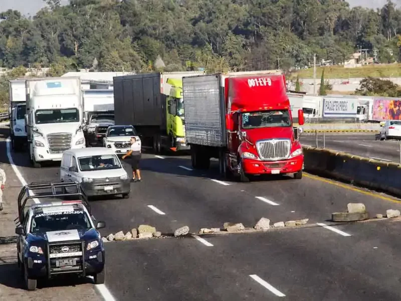 Ejidatarios de Tlahuapan levantan bloqueo en la autopista México-Puebla tras 14 horas de protesta