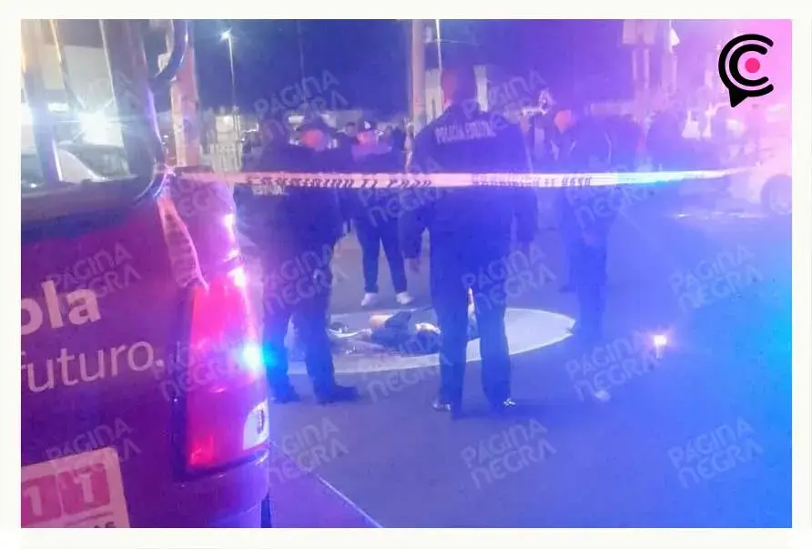 Joven muere y uno más resultó herido por choque entre una motocicleta y un automóvil particular en Amozoc