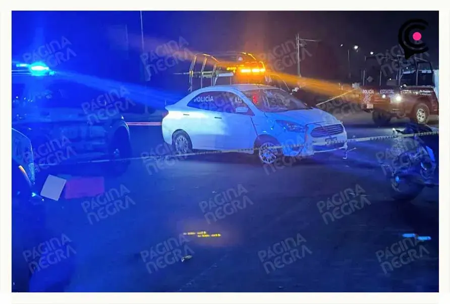 Joven muere y uno más resultó herido por choque entre una motocicleta y un automóvil particular en Amozoc
