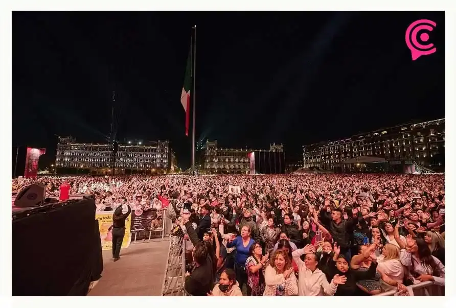 Juan Gabriel reúne a más de 170 mil personas en el Zócalo de CDMX