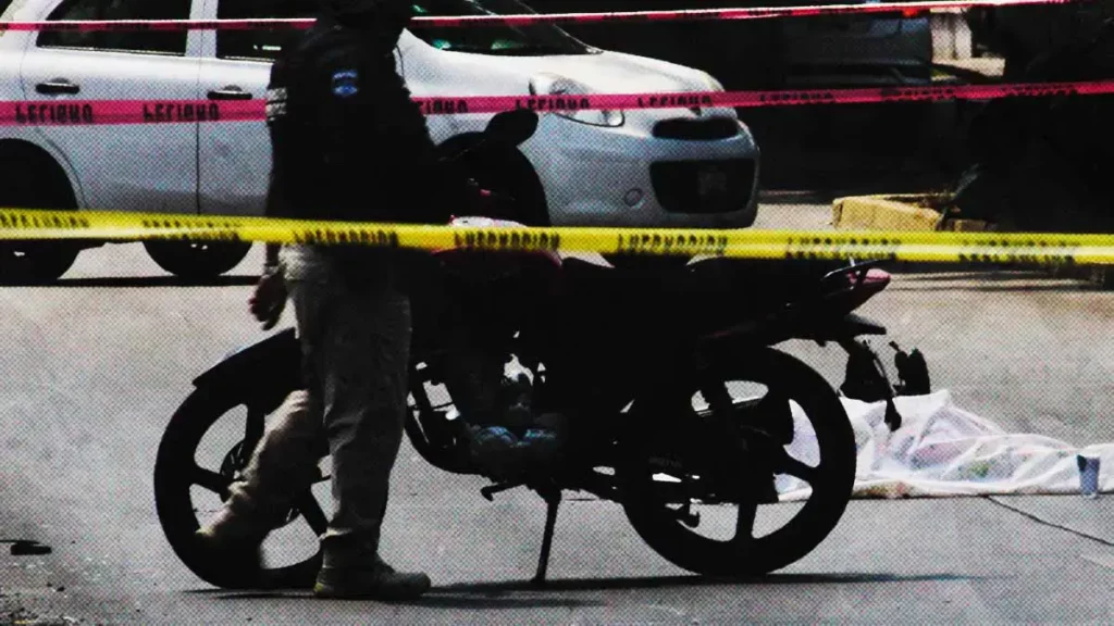 Motociclista murió tras chocar contra un poste en Periférico Ecológico, Puebla