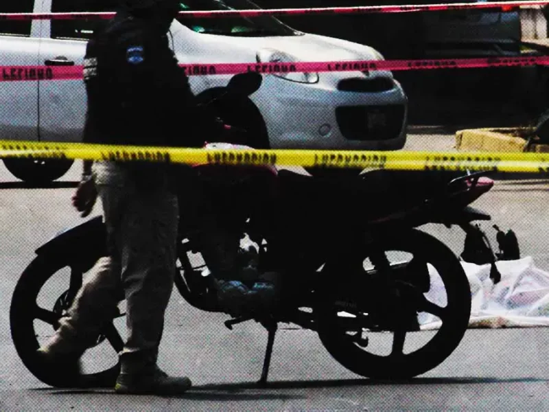 Motociclista murió tras chocar contra un poste en Periférico Ecológico, Puebla