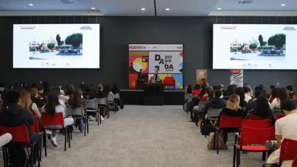 Presenta Gobierno de la Ciudad la audioguía “La Ciudad como Museo” en la Ibero