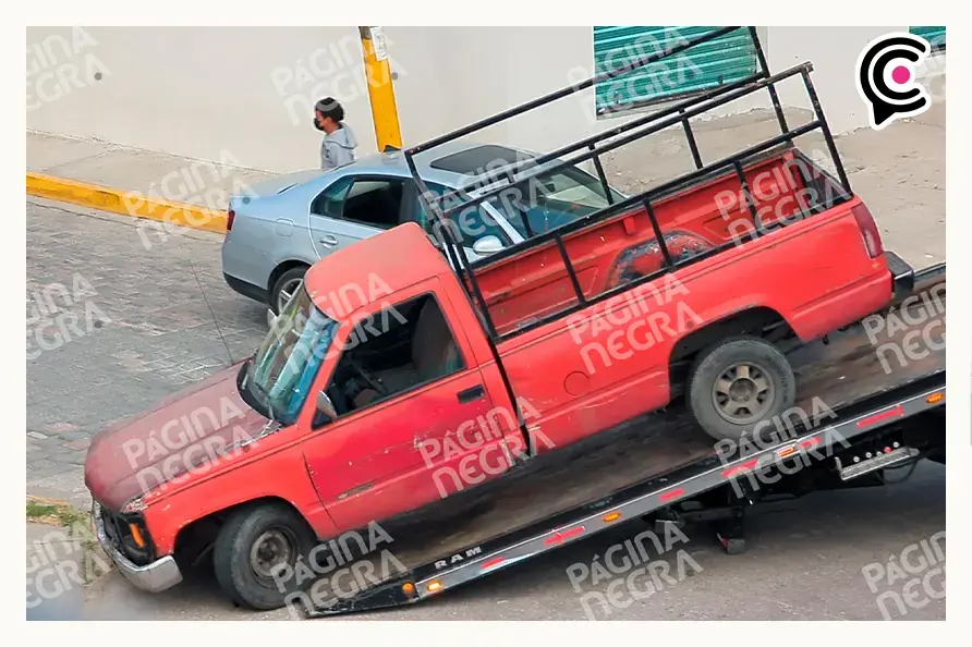 Adulto mayor muere al salir disparado de camioneta en Amozoc; conductor iba a chocar con autobús