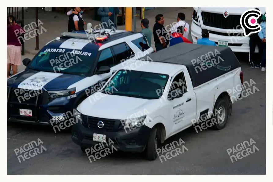 Adulto mayor muere al salir disparado de camioneta en Amozoc; conductor iba a chocar con autobús