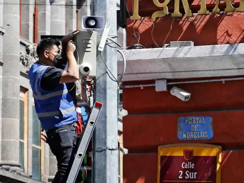 Ayuntamiento de Puebla colocará postes inteligentes con cámaras de seguridad y botones de pánico