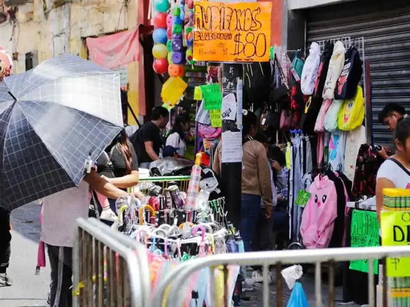 Ayuntamiento de Puebla aprueba 400 permisos para ambulantes en temporada navideña 2025