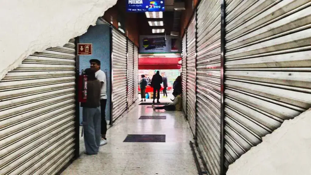 Clausuran cuatro locales en la Plaza de la Tecnología en Puebla por irregularidades 