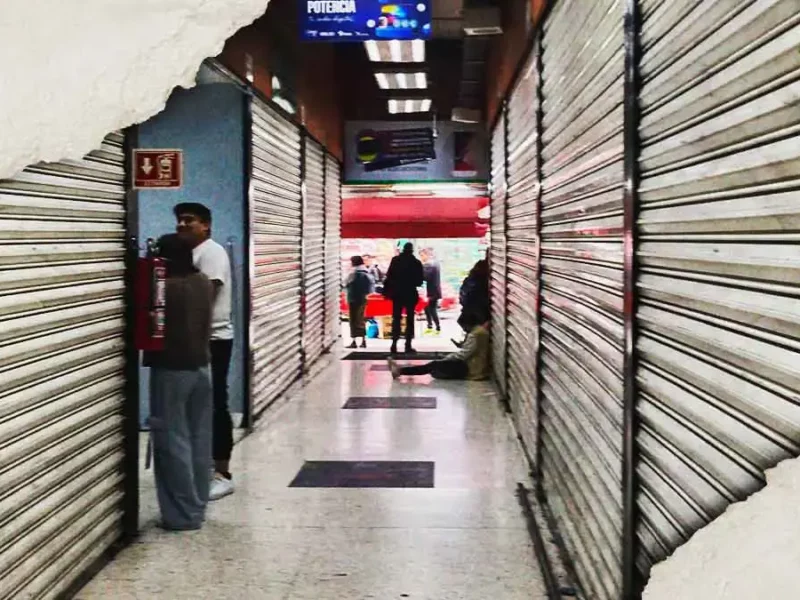 Clausuran cuatro locales en la Plaza de la Tecnología en Puebla por irregularidades 