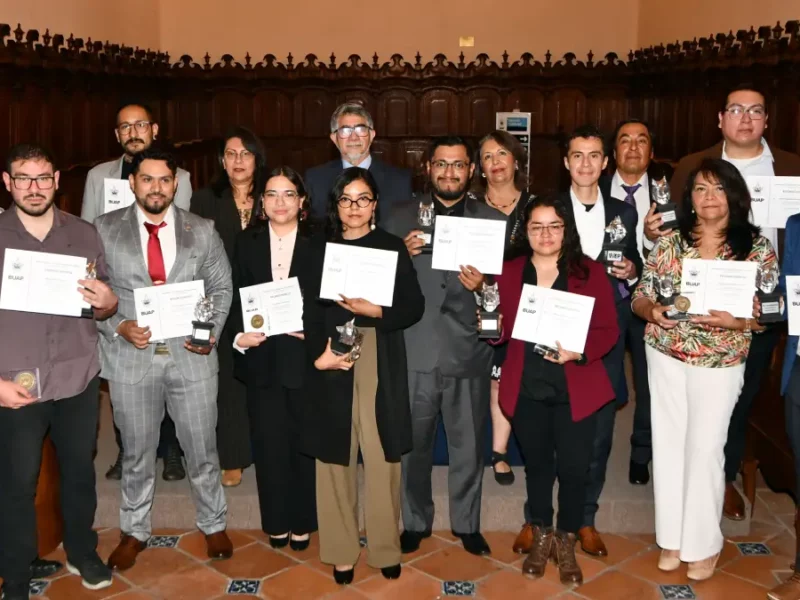 Se entrega Premio a la Mejor Tesis de Posgrado BUAP 2025