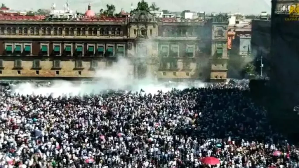 Miles de personas de la Generación Z México toman CDMX con gritos de "fuera Morena"