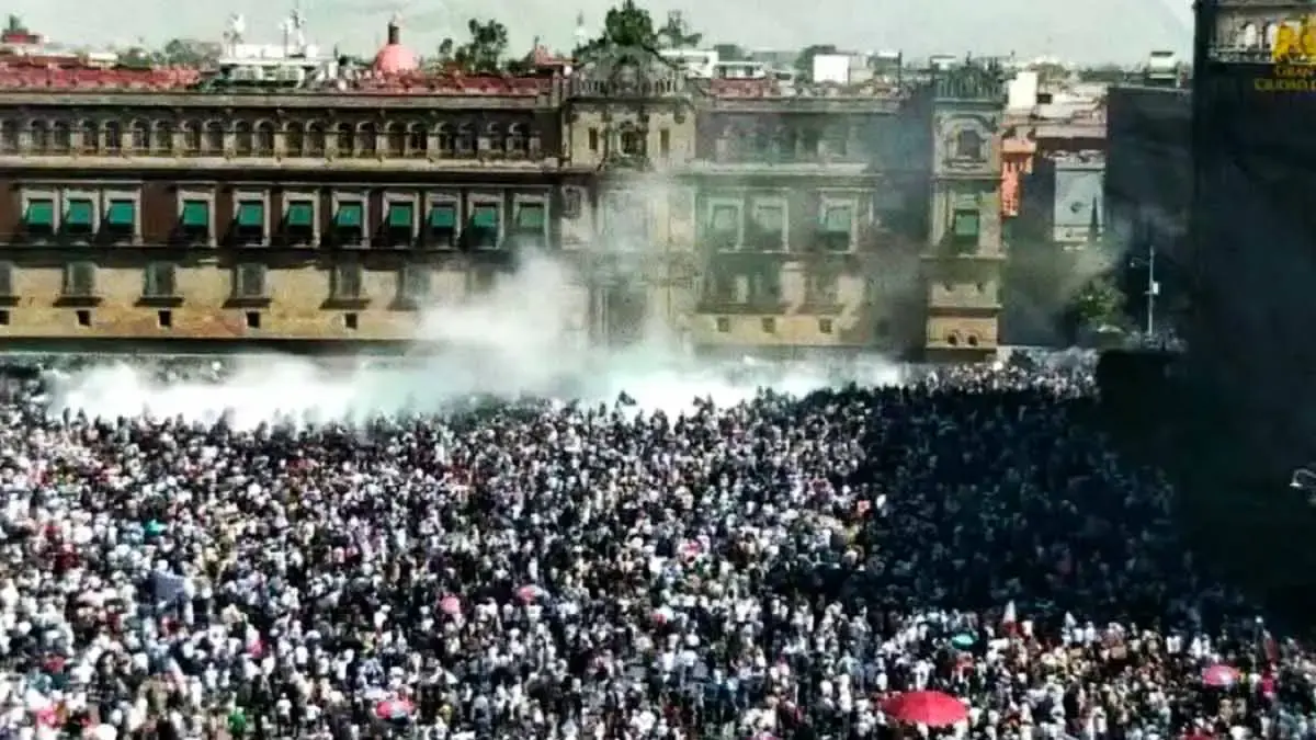 Miles de personas de la Generación Z México toman CDMX con gritos de "fuera Morena"