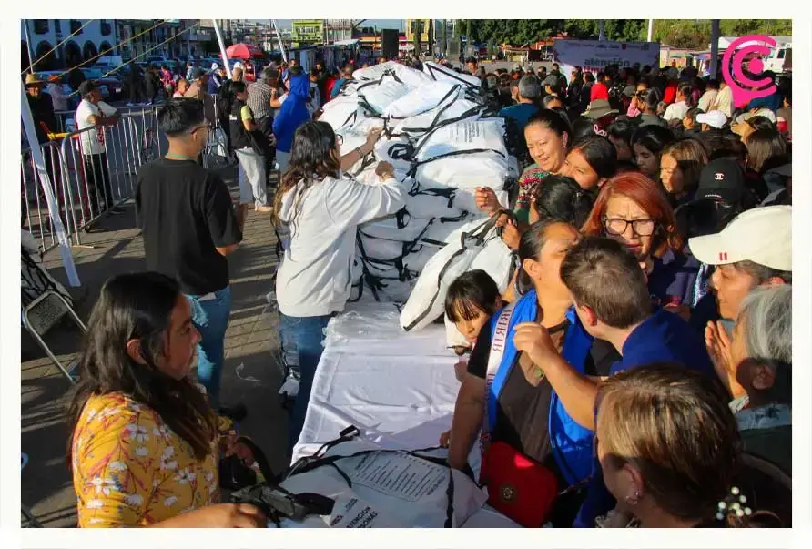 Shamy Spezia encabeza entrega de apoyos alimentarios a población vulnerable en Huejotzingo