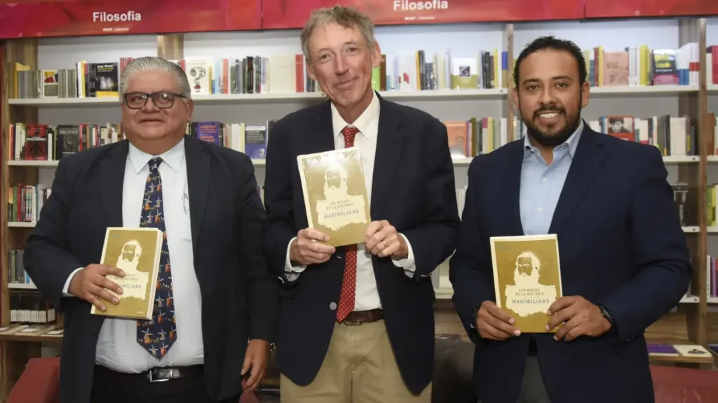 Presentan en la BUAP “Los malos de la historia: Maximiliano”, obra del historiador español, Will Fowler