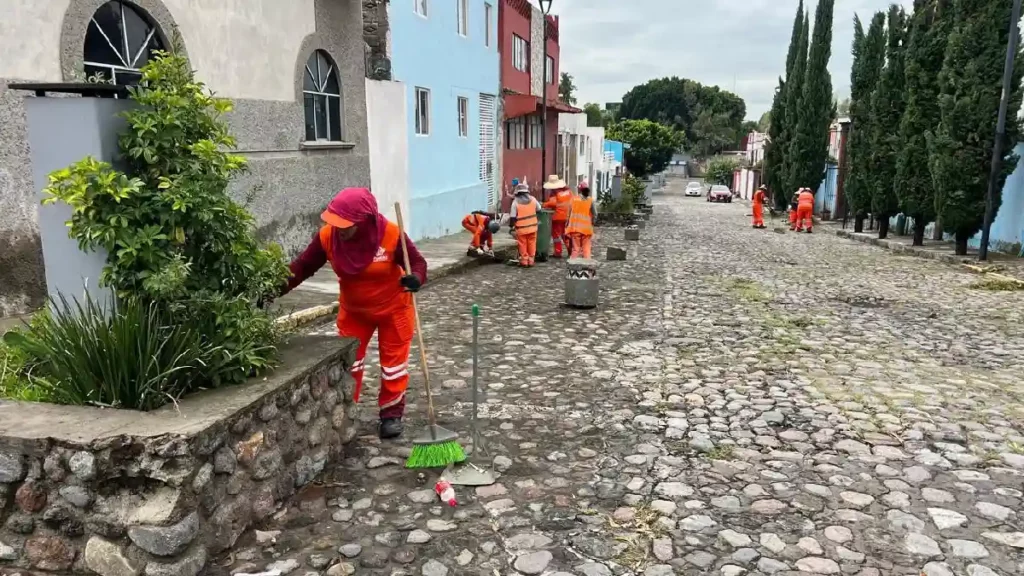 Refuerza Gobierno de la Ciudad programa "Limpiando bien y a la primera"