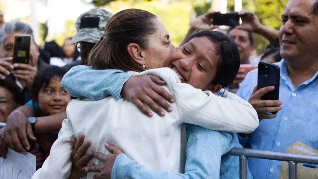 Claudia Sheinbaum presume 72% de aprobación ciudadana como presidenta de México