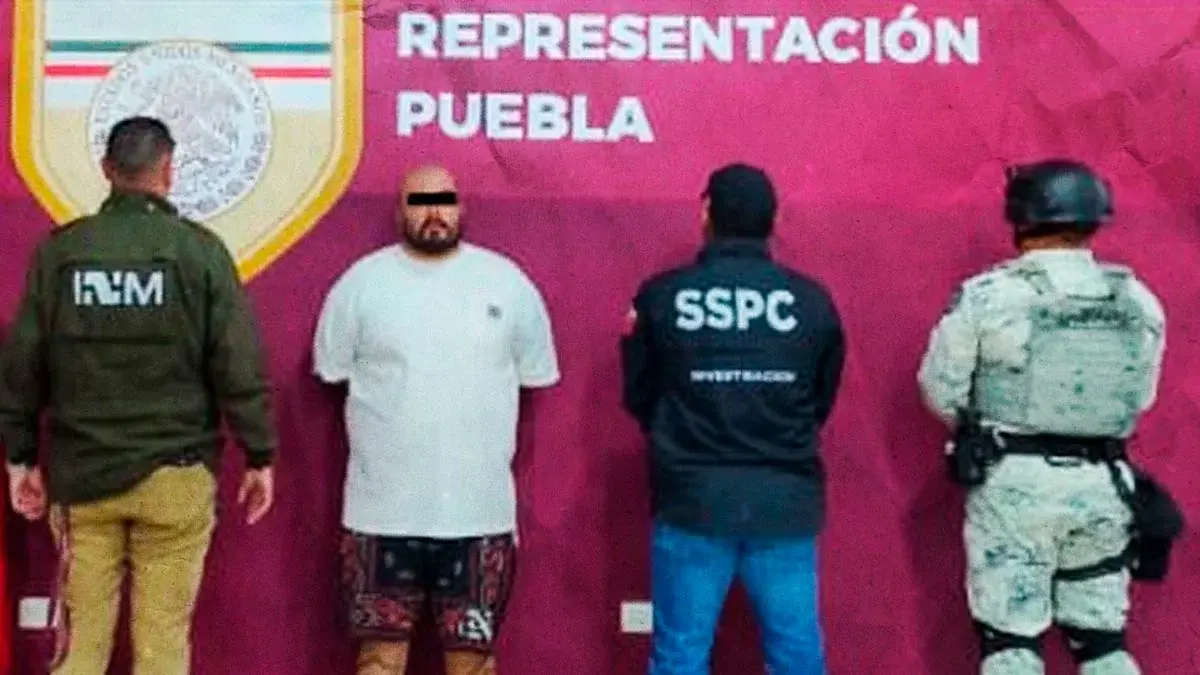 Puebla entregó al FBI a prófugo buscado por homicidio en California; lo detuvieron por violencia familiar