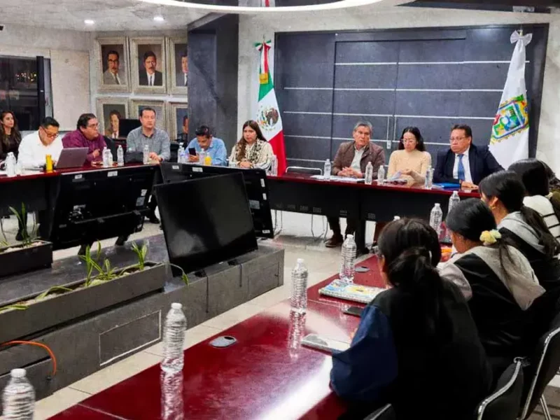 Gobierno de Puebla logra acuerdos con normalistas de Teteles, tras mesas de negociación