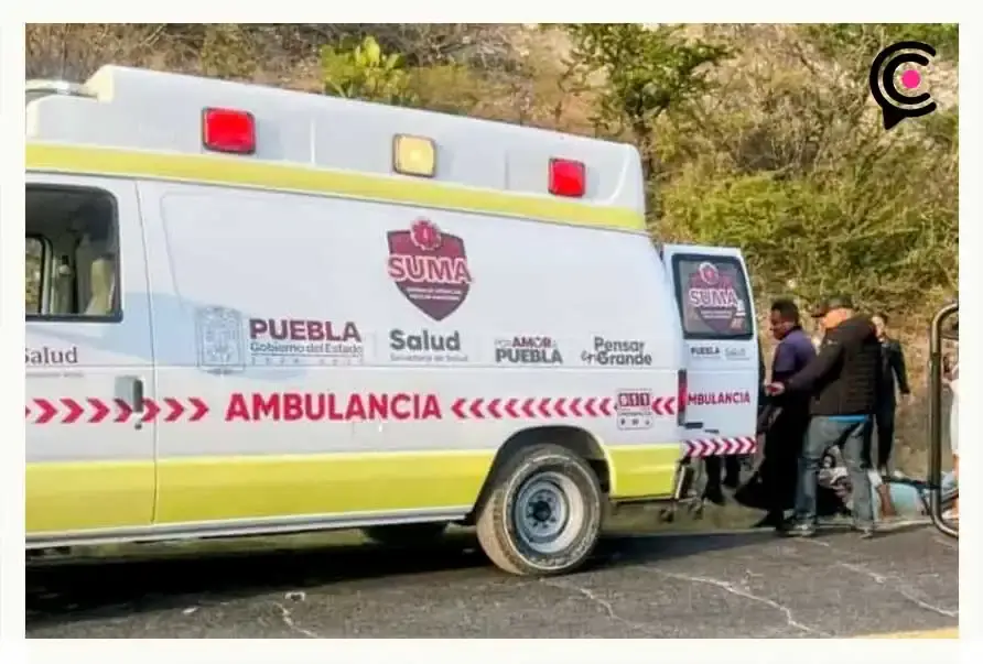 Choque entre camioneta y patrulla deja una persona muerta y funcionarios lesionados en Tehuitzingo, Puebla