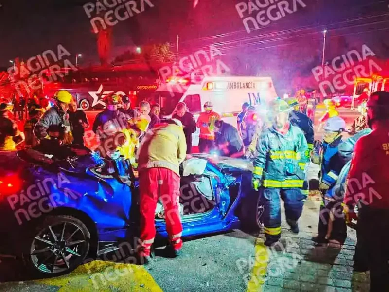 Arrancones en Vía Atlixcáyotl dejan dos muertos y una sobreviviente