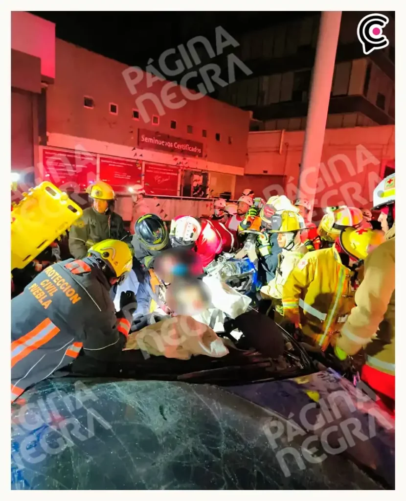 Arrancones en Vía Atlixcáyotl dejan dos muertos y una sobreviviente