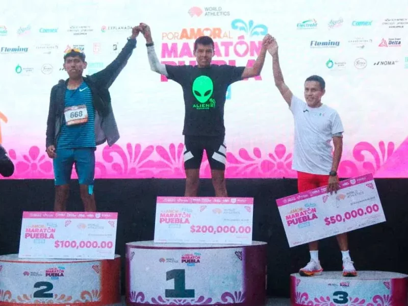 Tercia de poblanos conquistan el Maratón de Puebla 2025