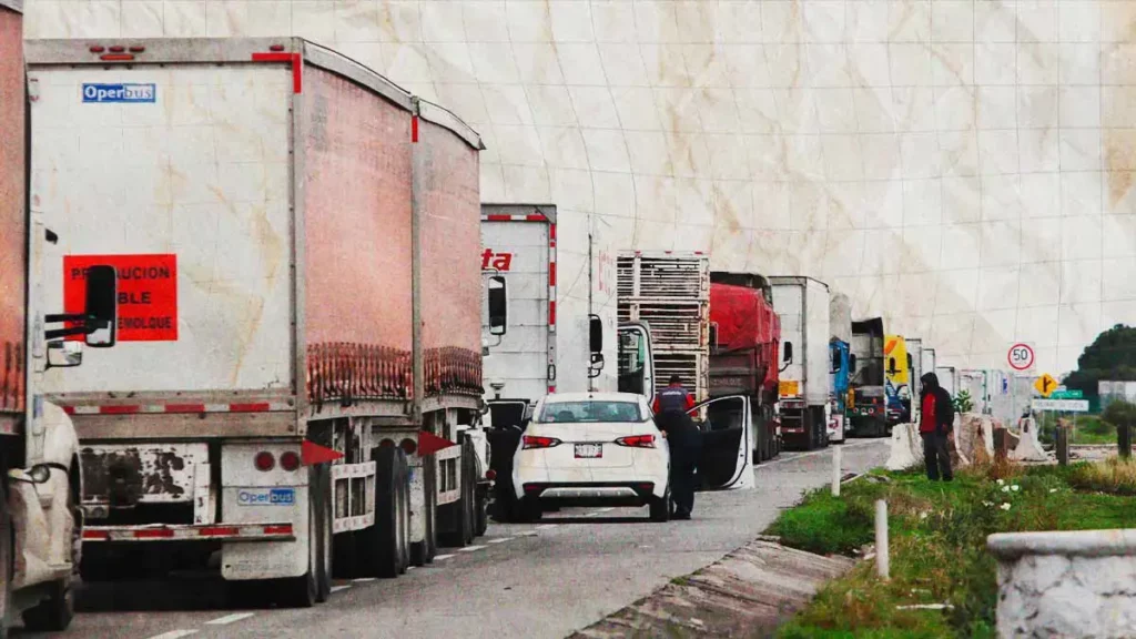Inicia megabloqueo nacional de transportistas y campesinos; estas son las vialidades afectadas