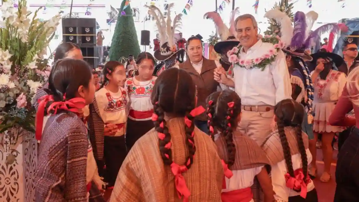 Asiste Pepe Chedraui a celebración del Día del Músico y Feria del Esquimole en Canoa
