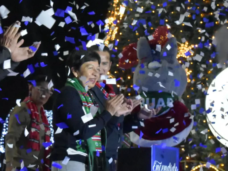 Ciudad Universitaria de la BUAP enciende el espíritu navideño