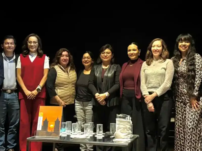 Presenta Gobierno de la Ciudad tomo 43 de la Revista Cuetlaxcoapan