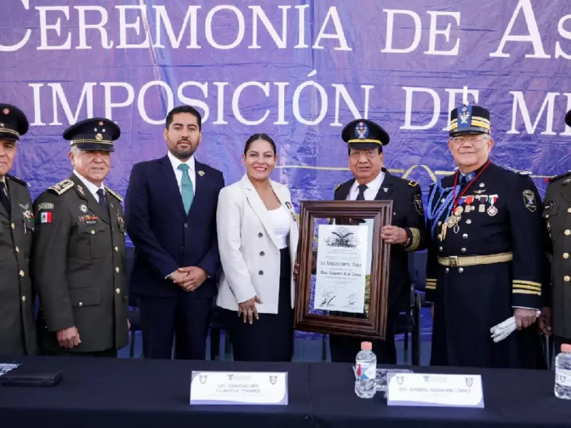 Recibe Lupita Cuautle la Venera “Gran Defensora de la Patria” en ceremonia de ascenso de la Academia Militarizada Ignacio Zaragoza
